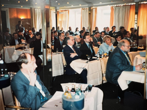 1. Konferenz im Traditionshotel Schwarzer Bock in Wiesbaden